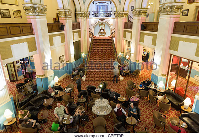 scarborough-yorkshire-uk-the-grand-hotel-on-st-nicholas-cliff-the-cpet9p.jpg